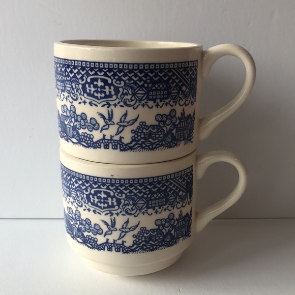 Vintage Pair Of Blue Willow Nesting Coffee Tea Mugs USA - Picture 3 of 16